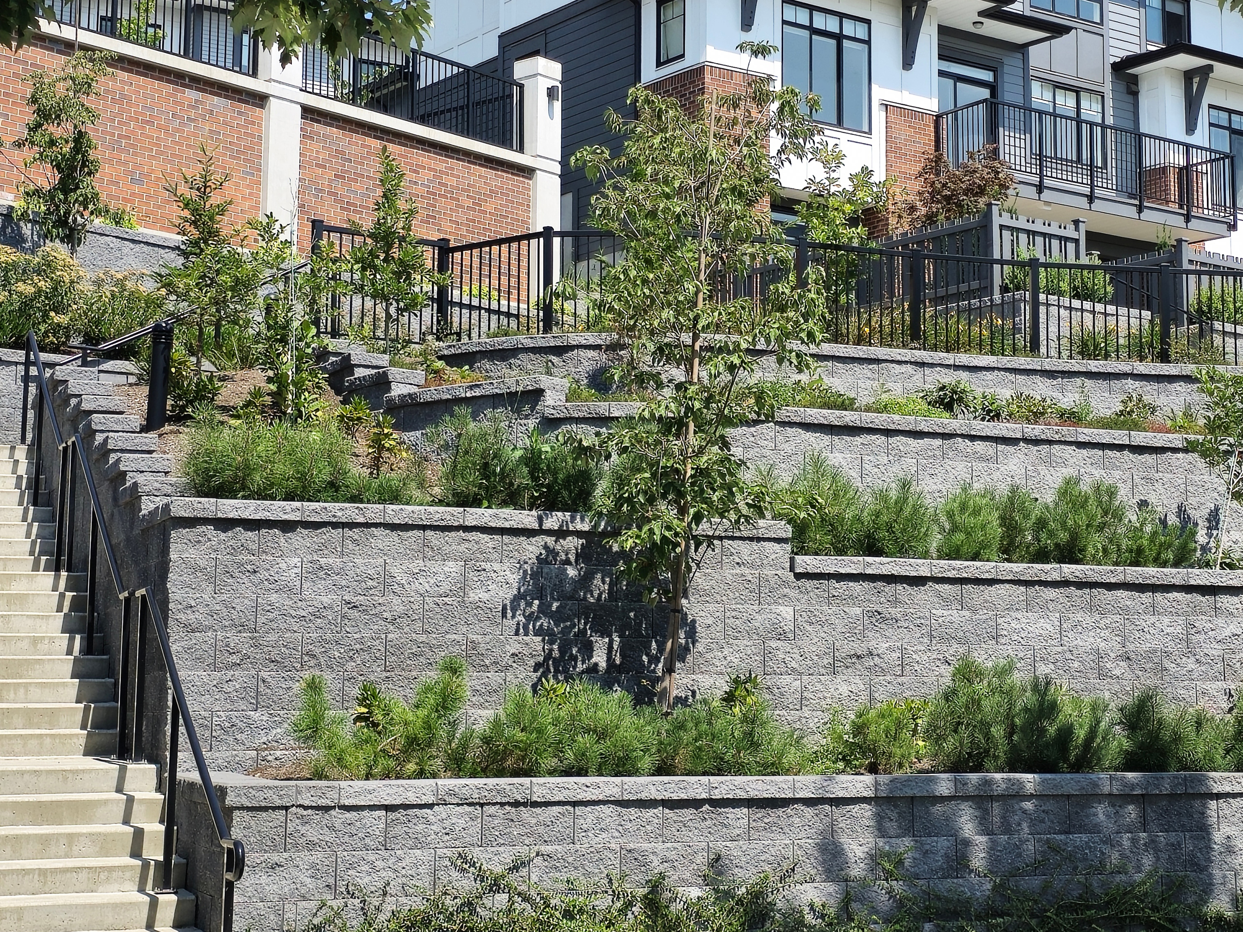 Basalite Valley Stone Wall System Ebony